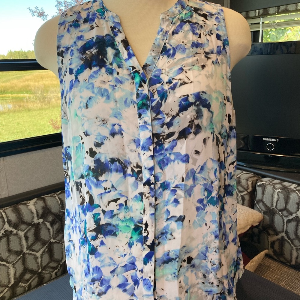 Apt. 9 Sleeveless Button Top Blue Print Loose Fit Size 0X Great worn with jeans!